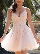 A-Line/Princess Sleeveless Knee-Length V-Neck Tulle Homecoming Dresses with Appliques Lace