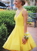 A-Line/Princess V-neck Sleeveless Satin Short/Mini Homecoming Dresses WIth Ruffle
