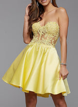 A-Line Sweetheart Sleeveless Short/Mini Lace/Satin Homecoming Dresses