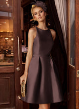 A-Line/Princess Scoop Neck Satin Sleeveless Knee-Length Homecoming Dresses With Pockets