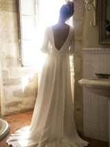 White Wedding Dresses With Train A-line Long 3/4 Length Sleeves Pleated Chic V-Neck Bridal Gowns
