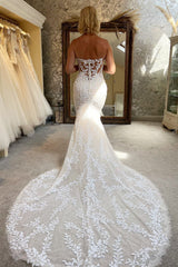 Chic Strapless Sweetheart Sleeveless Wedding Dresses Mermaid Sequins Lace Open Back Sheath On Sale