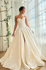 Glamorous White Sweetheart Strapless Sleeveless A-Line Evening Dresses High Split With Pleats