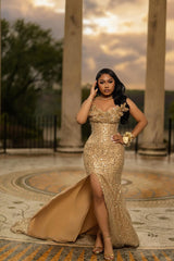 Romantic Gold Strapless Sleeveless Sequins Wedding Dresses Mermaid Gem With High Split