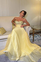 Glamorous Daffodil Sweetheart Strapless Sleeveless Wedding Dresses A-Line Long With Gem