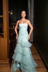 Glamorous Strapless Sleeveless Tulle Evening Dresses Floor Length With Pleats Zipper