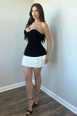 Chic Black White Sweetheart Strapless Sleeveless Homecoming Dresses Mini With Pleats