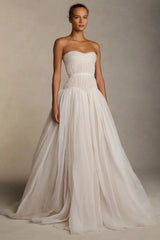 Elegant Strapless Sleeveless Tulle Evening Dresses A-Line With Pleats