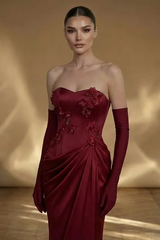 Romantic Dark Red Strapless Mermaid Satin Evening Dresses Floor Length Beads With Zipper Gloves