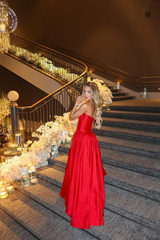 Luxurious Red Sweetheart Strapless Sleeveless Satin Evening Dresses A-Line With Zipper Pleats