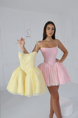 Pretty Strapless Sleeveless Lace Homecoming Dresses Mini With Pleats