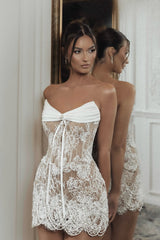 Beautiful White Strapless Sleeveless Lace Homecoming Dresses Mini With Beading