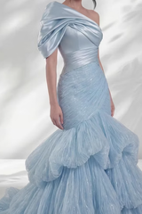 Unique Sky Blue One Shoulder Satin Evening Dresses Column With Zipper Pleats