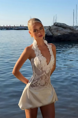 Unique V-Neck Halter Sleeveless Lace Homecoming Dresses Mini With Pleats