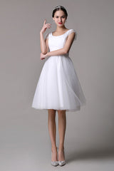 Casual Wedding Dresses Tulle Scoop Neck Knee Length Short Bridal Dress With Lace Cap Sleeves-Dbrbridal