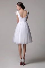 Casual Wedding Dresses Tulle Scoop Neck Knee Length Short Bridal Dress With Lace Cap Sleeves-Dbrbridal