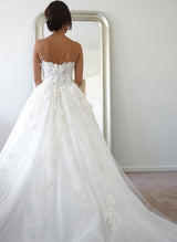 Chic A-line Elegant Sweetheart Sleeveless Tulle Wedding Dresses Appliques Lace-Dbrbridal