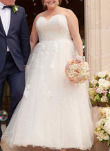 Chic A-line Strapless Sleeveless Tulle Lace Court Train Wedding Dresses Appliques Lace-Dbrbridal