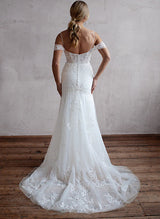 Elegant Sweetheart Mermaid Fitted Lace Tulle Wedding Dress Appliques Lace Sweep Train-Dbrbridal