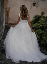 Elegant Sweetheart Sleeveless Court Train Tulle Wedding Dress Appliques Lace-Dbrbridal