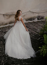 Elegant Sweetheart Sleeveless Court Train Tulle Wedding Dresses Appliques Lace-Dbrbridal
