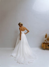 Elegant Sweetheart Sleeveless Organza Sweep Train Wedding Dress-Dbrbridal