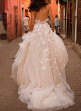 Elegant Sweetheart Tulle Chic A-line Princess Sweep Train Wedding Dress Appliques Lace-Dbrbridal