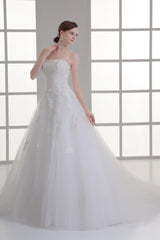 Ivory Sweetheart Neck Strapless Beading Net Wedding Dress-Dbrbridal