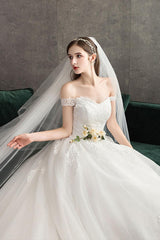 Lace Wedding Dresses Ivory Lace Applique Off The Shoulder Short Sleeve Princess Bridal Gown With Train-Dbrbridal