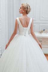 Princess Wedding Dress Ball Gown Chic V-Neck Sleeveless Court Train Bridal Gowns-Dbrbridal