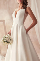 Retro Wedding Dresses A-line Chic V-Neck Sleeveless Long Pleat Bridal Gowns With Train-Dbrbridal