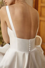 Retro Wedding Dresses Square Neck Sleeveless Satin Fabric Court Train Sash Bridal Dress-Dbrbridal