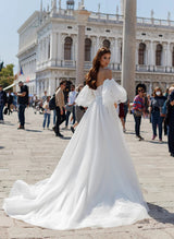 Short Sleeves Chic A-line Elegant Sweetheart Wedding Dress Sweep Train Tulle Appliques Lace-Dbrbridal