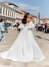 Short Sleeves Chic A-line Elegant Sweetheart Wedding Dress Sweep Train Tulle Appliques Lace-Dbrbridal