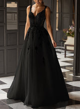 Sleeveless Chic A-line V-Neck Tulle Wedding Dress Appliques Lace Sweep Train-Dbrbridal