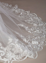 Sleeveless Lace Chapel Train Wedding Dresses Appliques Lace Back Hole-Dbrbridal