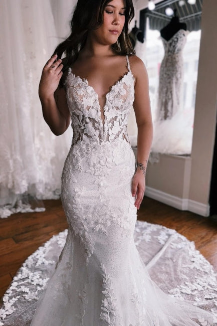Spaghetti Straps Mermaid Long Lace Wedding Dresses with Chapel