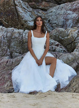 Square Neckline Sleeveless Chic A-line Tulle Wedding Dresses Appliques Lace-Dbrbridal