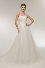 Strapless Wedding Dresses Ivory Sweetheart Neckline Bridal Gown Feathers Tulle Wedding Gown With Train-Dbrbridal