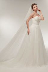 Strapless Wedding Dresses Ivory Sweetheart Neckline Bridal Gown Feathers Tulle Wedding Gown With Train-Dbrbridal