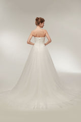 Strapless Wedding Dresses Ivory Sweetheart Neckline Bridal Gown Feathers Tulle Wedding Gown With Train-Dbrbridal