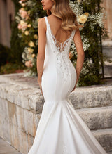 V-Neck Sleeveless Mermaid Fitted Wedding Dresses Sweep Train-Dbrbridal