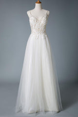 Wedding Dresses A-line Chic V-Neck Sleeveless Straps Beaded Long Polka Dot Tulle Bridal Gowns-Dbrbridal