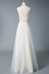 Wedding Dresses A-line Chic V-Neck Sleeveless Straps Beaded Long Polka Dot Tulle Bridal Gowns-Dbrbridal