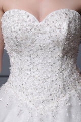 Wedding Dresses Ball Gown Strapless Bridal Dress Ivory Sweetheart Neckline Tulle Applique Beaded Wedding Gown-Dbrbridal