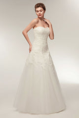 Wedding Dresses Strapless Lace Maxi Bridal Dress Sweetheart Neckline Long Ivory Wedding Gowns-Dbrbridal