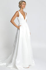 White Casual Wedding Dress Satin Fabric Chic V-Neck Sleeveless Sexy Backless A-Line Bridal Gowns-Dbrbridal