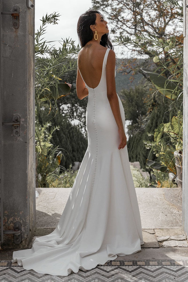 White Casual Wedding Dress With Train Bateau Neck Sleeveless