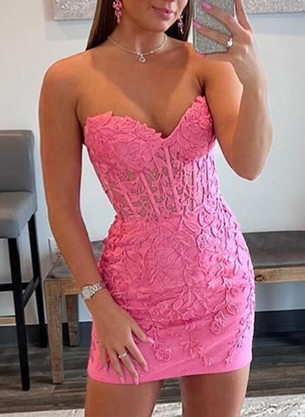 Sheath/Column Sleeveless Strapless Lace Short/Mini Homecoming Dresses With Lace