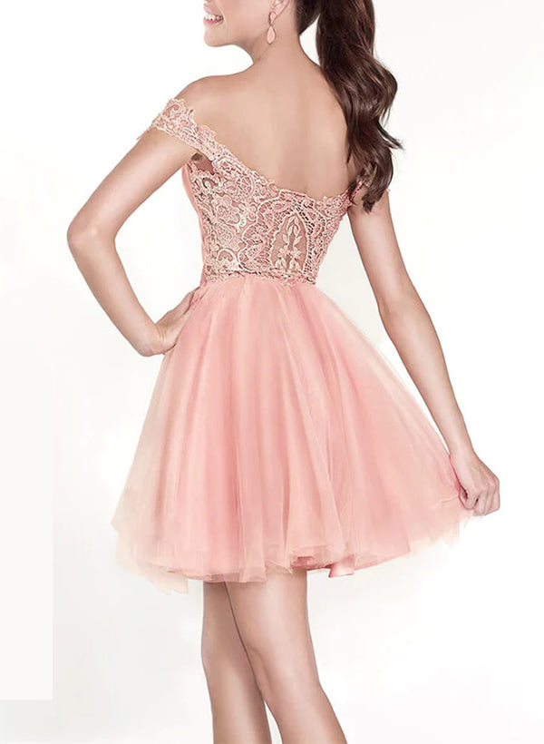 A-Line Off-The-Shoulder Short/Mini Tulle Homecoming Dresses With Appliques Lace